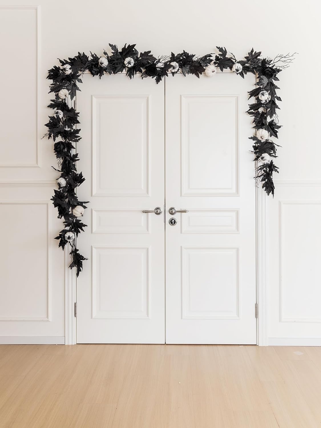 MISSPIN 6FT Black Maples Leaf Garland, Halloween Fall Leaf Garland Artificial Hanging Black Maple Autumn Vine Fall Decor Maple Thanksgiving Halloween Home Decor