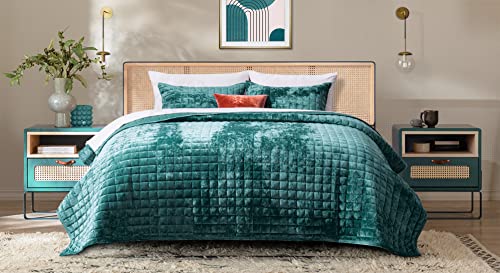 Channel Box Stitch Velvet Quilt Set