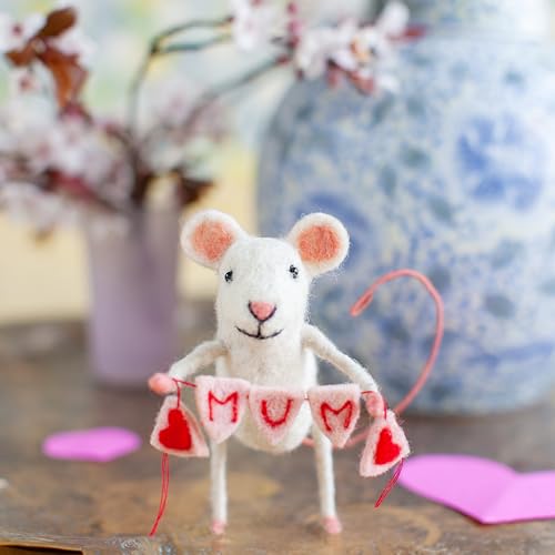 Hand Felted Mom Bunting Mouse