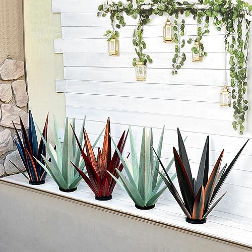 Large Metal Agave Plant Outdoor Decor with Solar Light