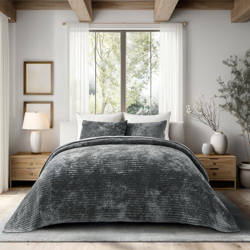 Oversized Velvet Quilt Set