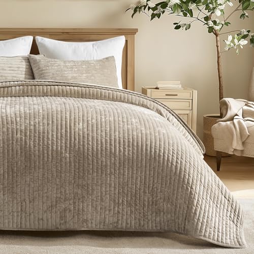 Stripe Channel Luxury Velvet Quilt Set Queen Size