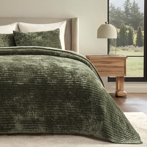 Oversized Velvet Quilt Set