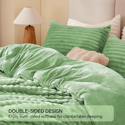 Fleece Full Comforter Set