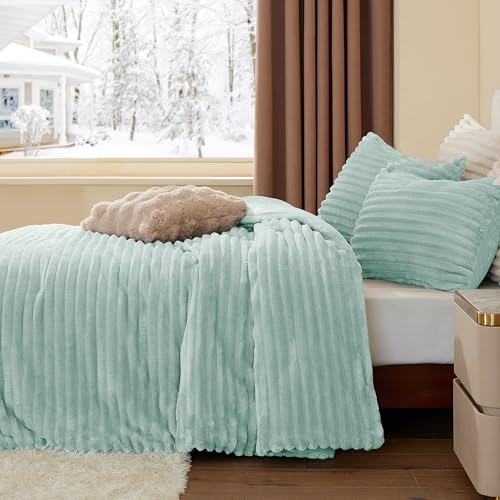 Fleece Queen Comforter Set