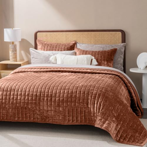 Channel Box Stitch Velvet Quilt Set