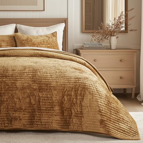 Stripe Channel Luxury Velvet Quilt Set King Size