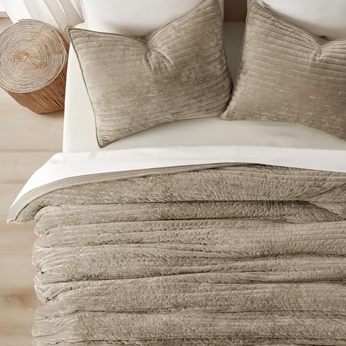 Stripe Channel Luxury Velvet Quilt Set King Size