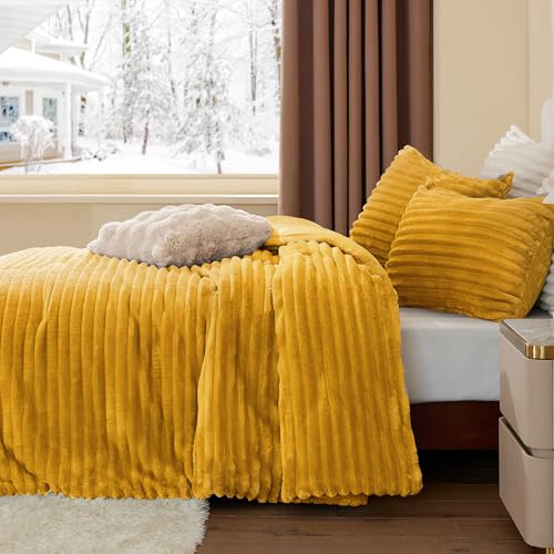 Fleece Queen Comforter Set