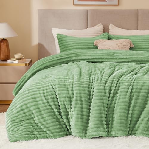 Fleece Queen Comforter Set
