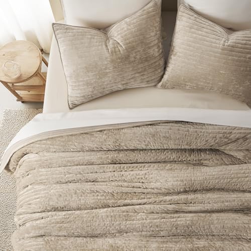 Stripe Channel Luxury Velvet Quilt Set King Size