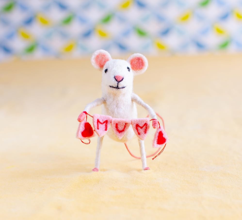 Hand Felted Mom Bunting Mouse