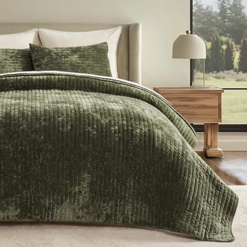 Stripe Channel Luxury Velvet Quilt Set Queen Size