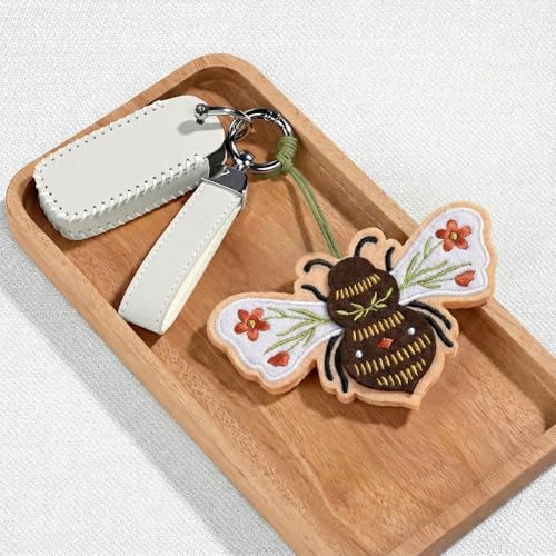 Everyday Handmade Botanical Bee HeartFelt Charm Card