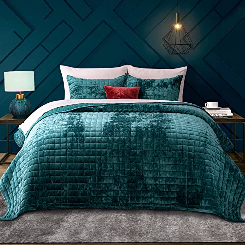 Channel Box Stitch Velvet Quilt Set