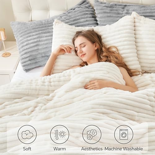 Fleece Queen Comforter Set