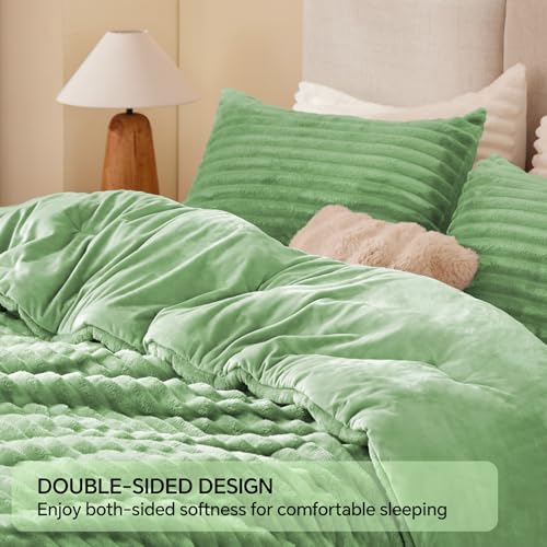 Fleece Queen Comforter Set