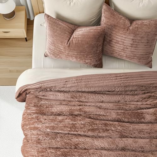 Stripe Channel Luxury Velvet Quilt Set King Size