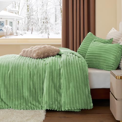 Fleece Queen Comforter Set