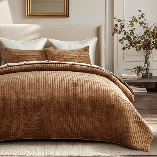 Oversized Velvet Quilt Set