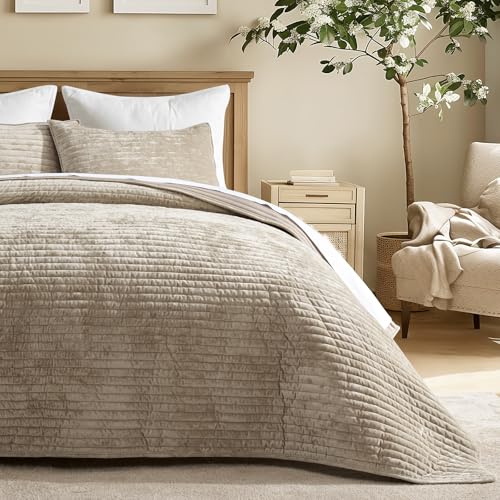 Stripe Channel Luxury Velvet Quilt Set King Size