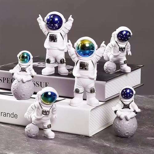Gradient Astronaut Figurines Statue Set of 4 (4 Count)