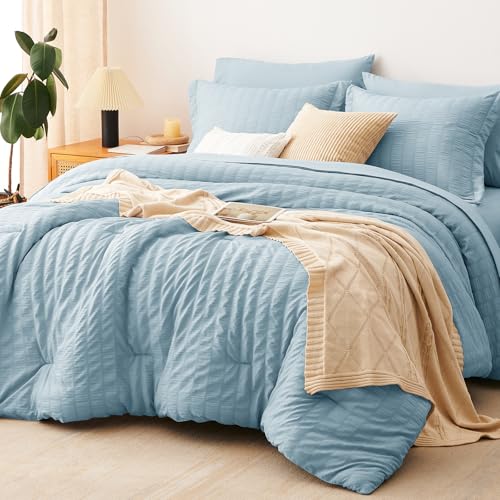 Oversized Queen Seersucker Comforter Set
