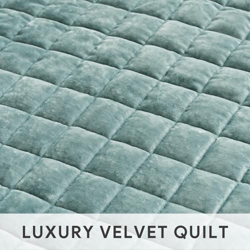 Channel Box Stitch Velvet Quilt Set
