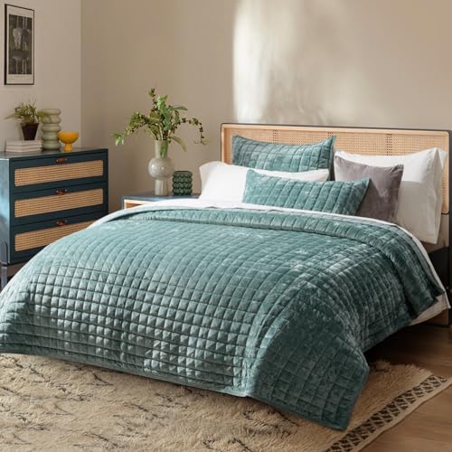 Channel Box Stitch Velvet Quilt Set