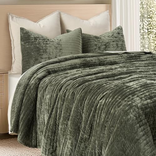 Stripe Channel Luxury Velvet Quilt Set Queen Size