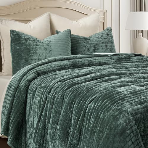 Stripe Channel Luxury Velvet Quilt Set Queen Size