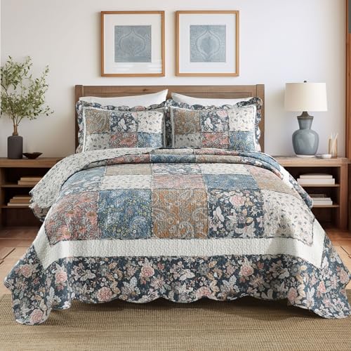 3 Piece Quilt Set Queen Size Quilted Bedspread Reversible Country Style Blue Floral Paisley Real Patchwork Bedding Quilt Set with Ruffles with Pillowcases for All Seasons