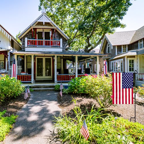 Garden Flag Stand with American Flag Garden Flag Metal Yard Flag Holder Pole Stake Small Flag Stands for Garden Flags 12 x 18 with Clips and Stopper 2 Pack