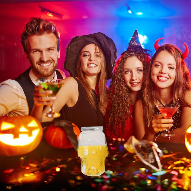 4pcs Halloween Beverage Bottles Clear Skull Shaped Jar Cups 800ml Plastic Drink Bottles with Screw Straw Hole Lid Party Water Tumbler Skull Beverage Juice Mug