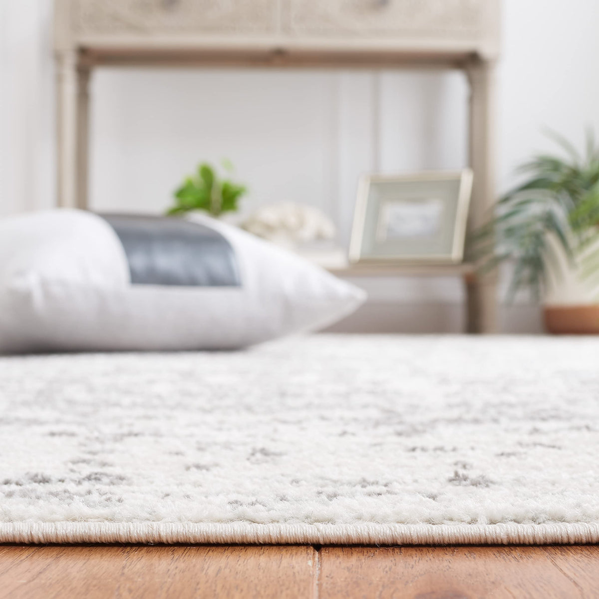 Madison Round Rug 10' (100 Sq Ft)
