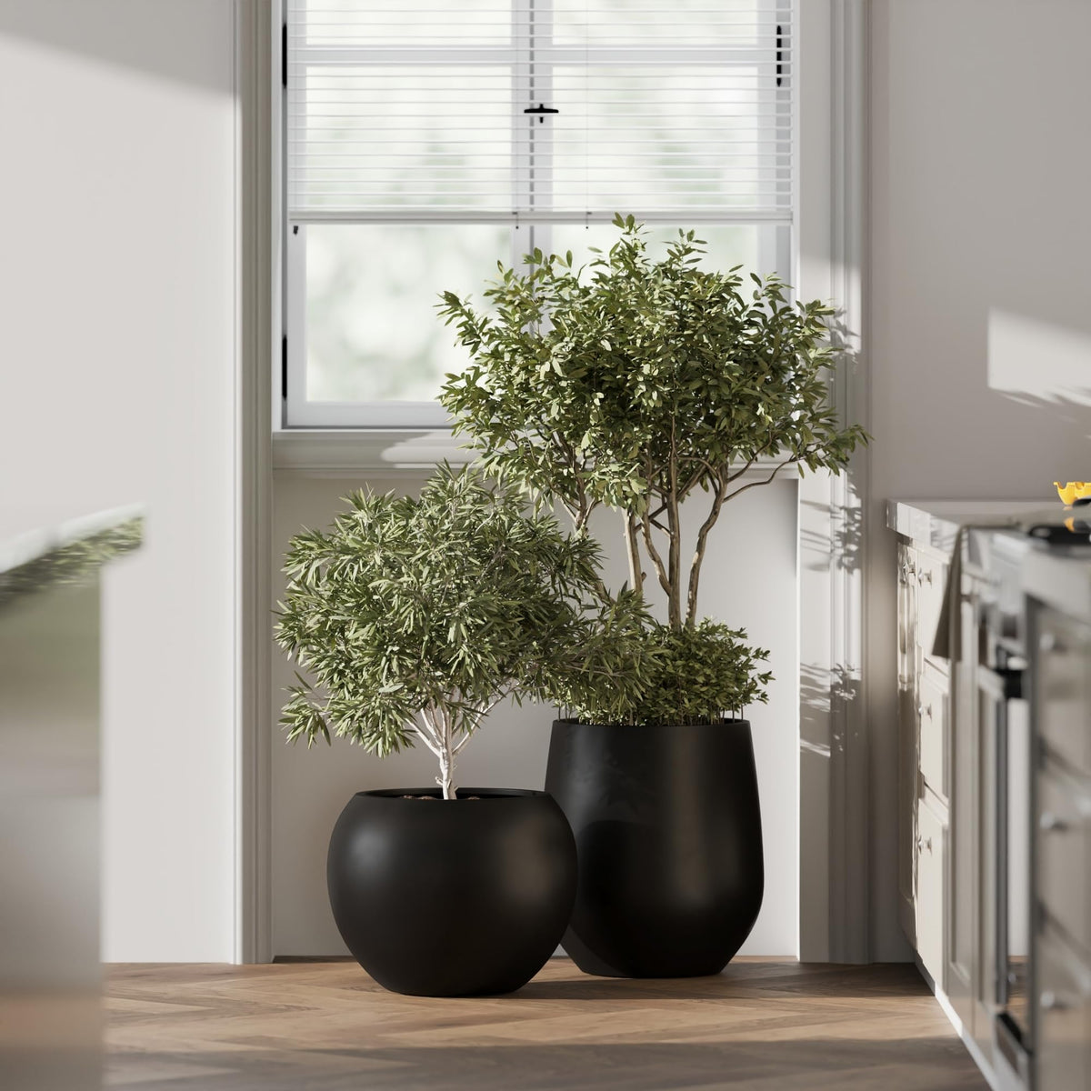 Fiberstone Large Round Planter for Indoor Outdoor Use