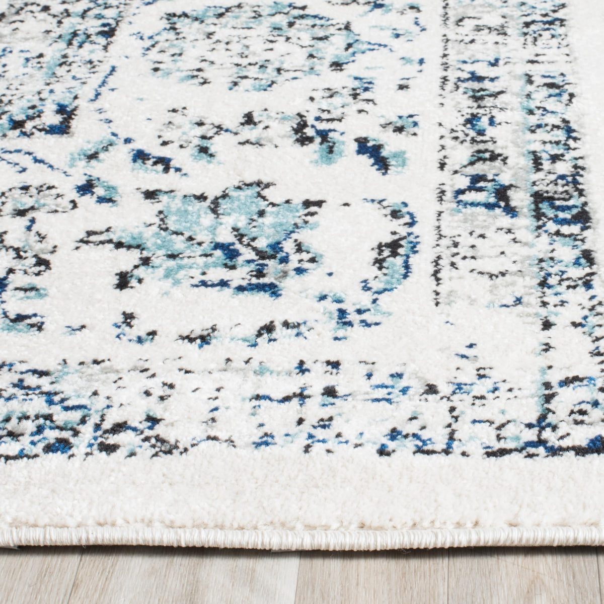 Evoke Collection Accent Rug (8.6667 Count)